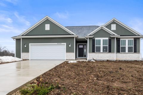 N101W16795 Gunflint Trl, Germantown, WI 53022 - #: 1946327