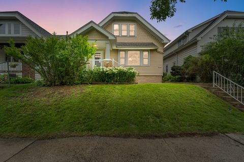 Photo of 4532 N Bartlett Ave, Shorewood, WI 53211 (MLS # 1926502)