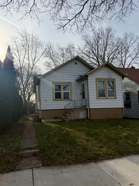 Photo of 5053 N 28th St, Milwaukee, WI 53209 (MLS # 1962205)