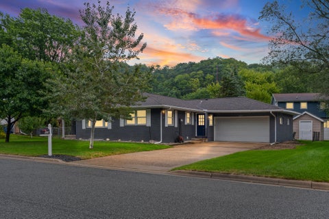 Photo of 624 14th Ave N, Onalaska, WI 54650 (MLS # 1979804)
