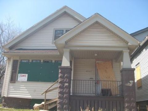 Photo of 2553 N 35th St, Milwaukee, WI 53210 (MLS # 1953445)