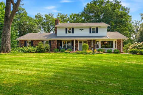 Photo of W159 Bartlain Dr, Ixonia, WI 53036 (MLS # 1977585)