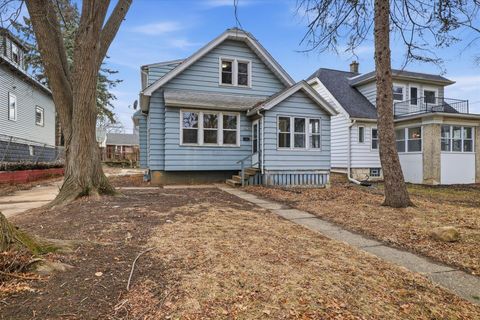 Photo of 2473 N 57th St, Milwaukee, WI 53210 (MLS # 1951166)