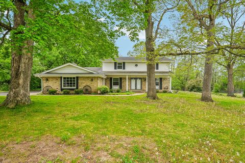 Photo of 14745 Timberidge Trl, Brookfield, WI 53005 (MLS # 1963539)