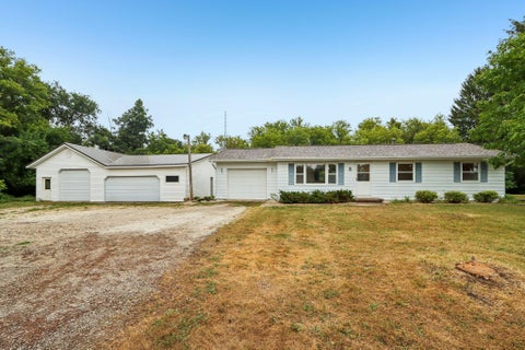 Photo of N5360 Bakertown Dr, Sullivan, WI 53178 (MLS # 1974673)
