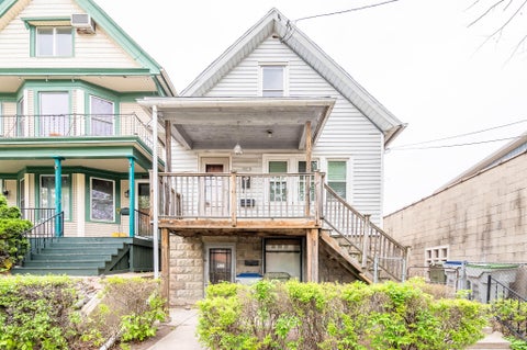 Photo of 1016 E Land Pl, Milwaukee, WI 53202 (MLS # 1962882)