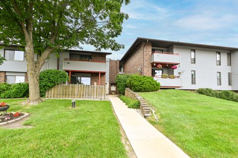 Photo of 7921 S 68th St, Franklin, WI 53132 (MLS # 1933839)