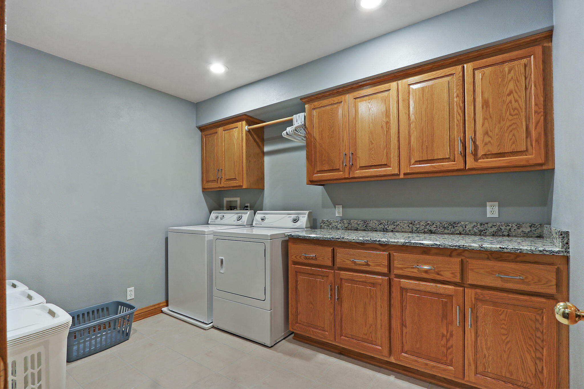 Kenosha, Wisconsin 53144, United States, 3 Bedrooms Bedrooms, ,4 BathroomsBathrooms,Residential,Active,149547