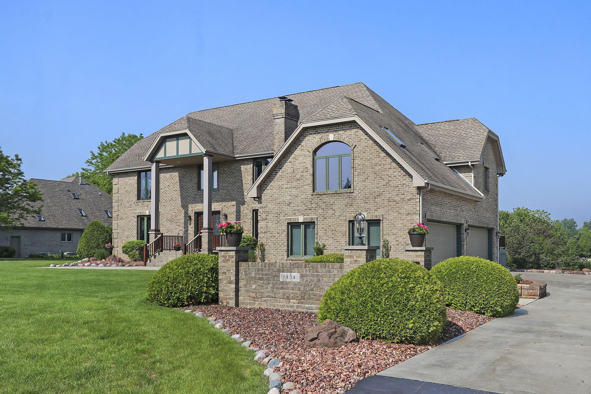 Kenosha, Wisconsin 53144, United States, 3 Bedrooms Bedrooms, ,4 BathroomsBathrooms,Residential,Active,149547