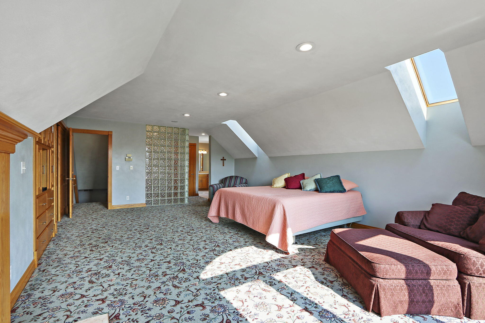 Kenosha, Wisconsin 53144, United States, 3 Bedrooms Bedrooms, ,4 BathroomsBathrooms,Residential,Active,149547