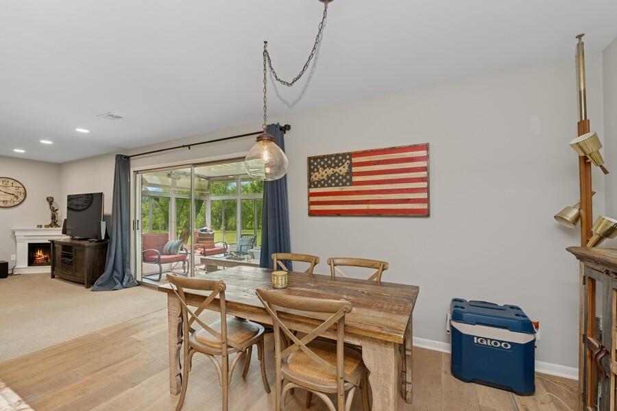 Fontana, Wisconsin 53125, United States, 2 Bedrooms Bedrooms, ,2 BathroomsBathrooms,Residential,Active,146838