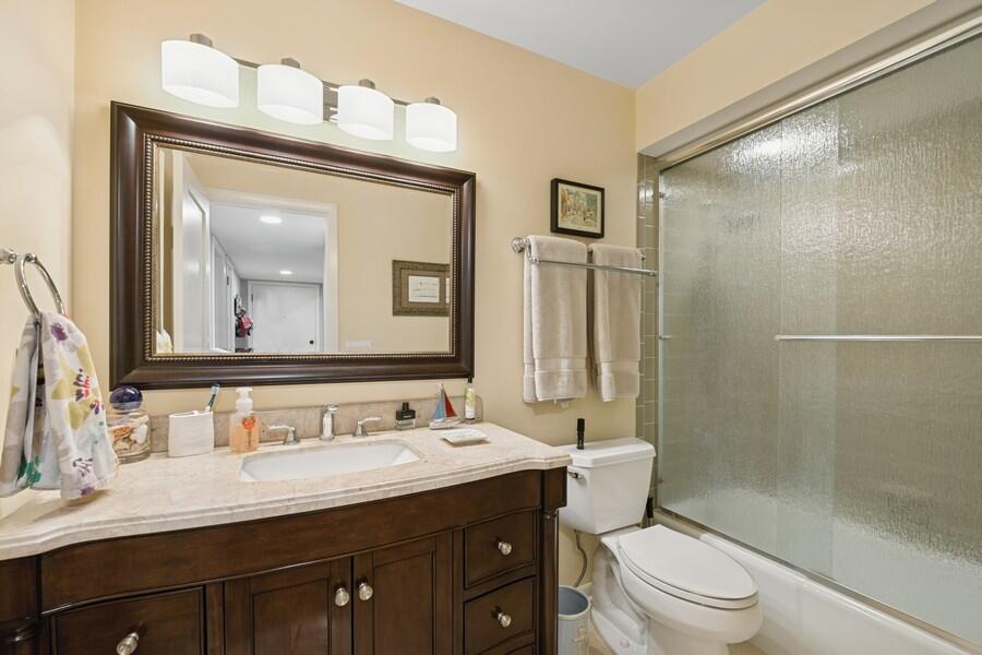 Fontana, Wisconsin 53125, United States, 2 Bedrooms Bedrooms, ,2 BathroomsBathrooms,Residential,Active,146838