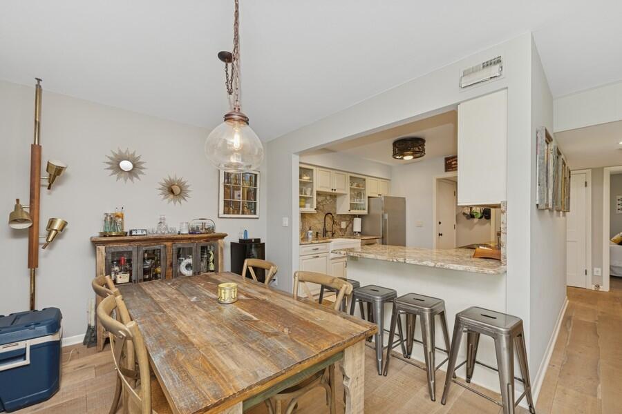 Fontana, Wisconsin 53125, United States, 2 Bedrooms Bedrooms, ,2 BathroomsBathrooms,Residential,Active,146838