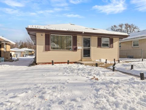 Photo of 4556 N 71st St, Milwaukee, WI 53218 (MLS # 1945151)