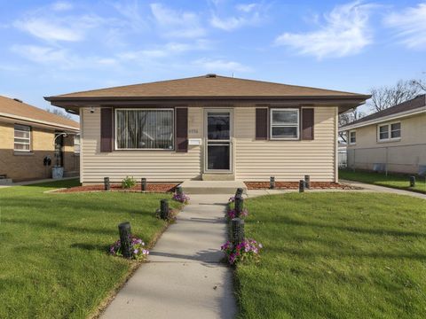 Photo of 4556 N 71st St, Milwaukee, WI 53218 (MLS # 1945151)