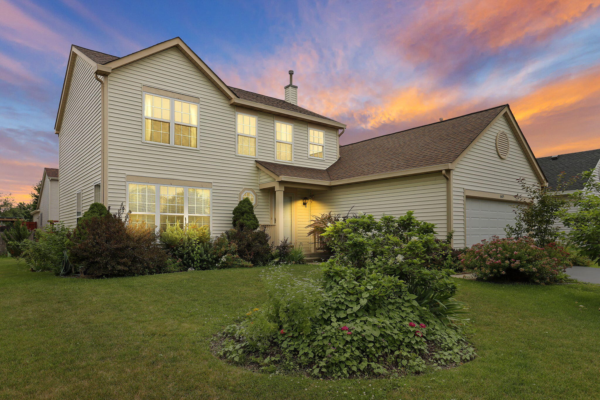 Kenosha, Wisconsin 53142, United States, 4 Bedrooms Bedrooms, ,5 BathroomsBathrooms,Residential,Active,171020