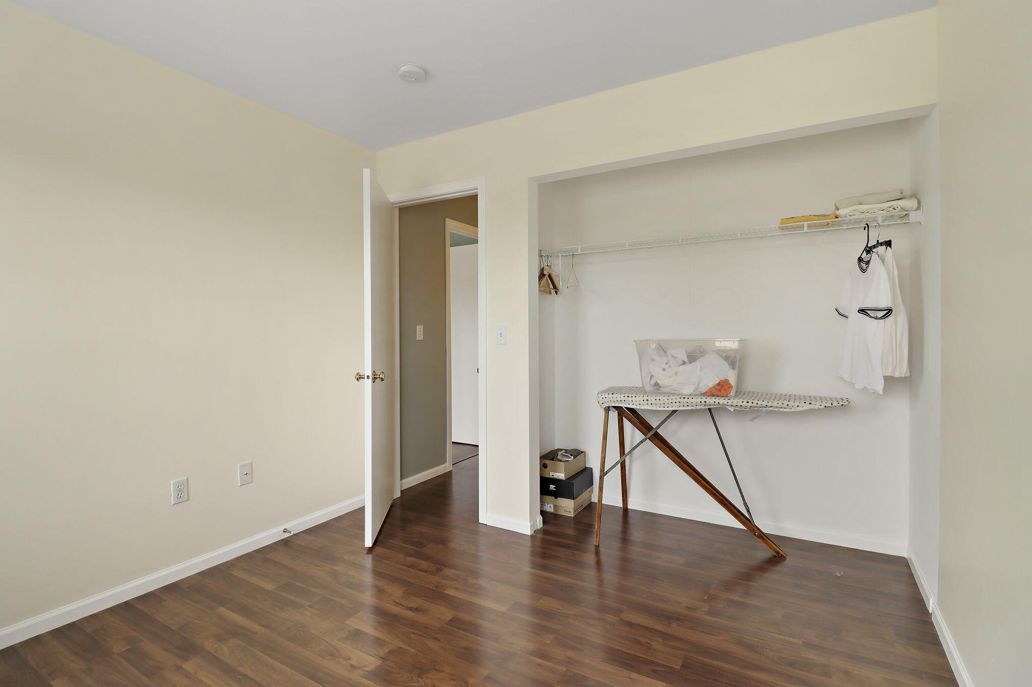 Kenosha, Wisconsin 53142, United States, 4 Bedrooms Bedrooms, ,5 BathroomsBathrooms,Residential,Active,171020