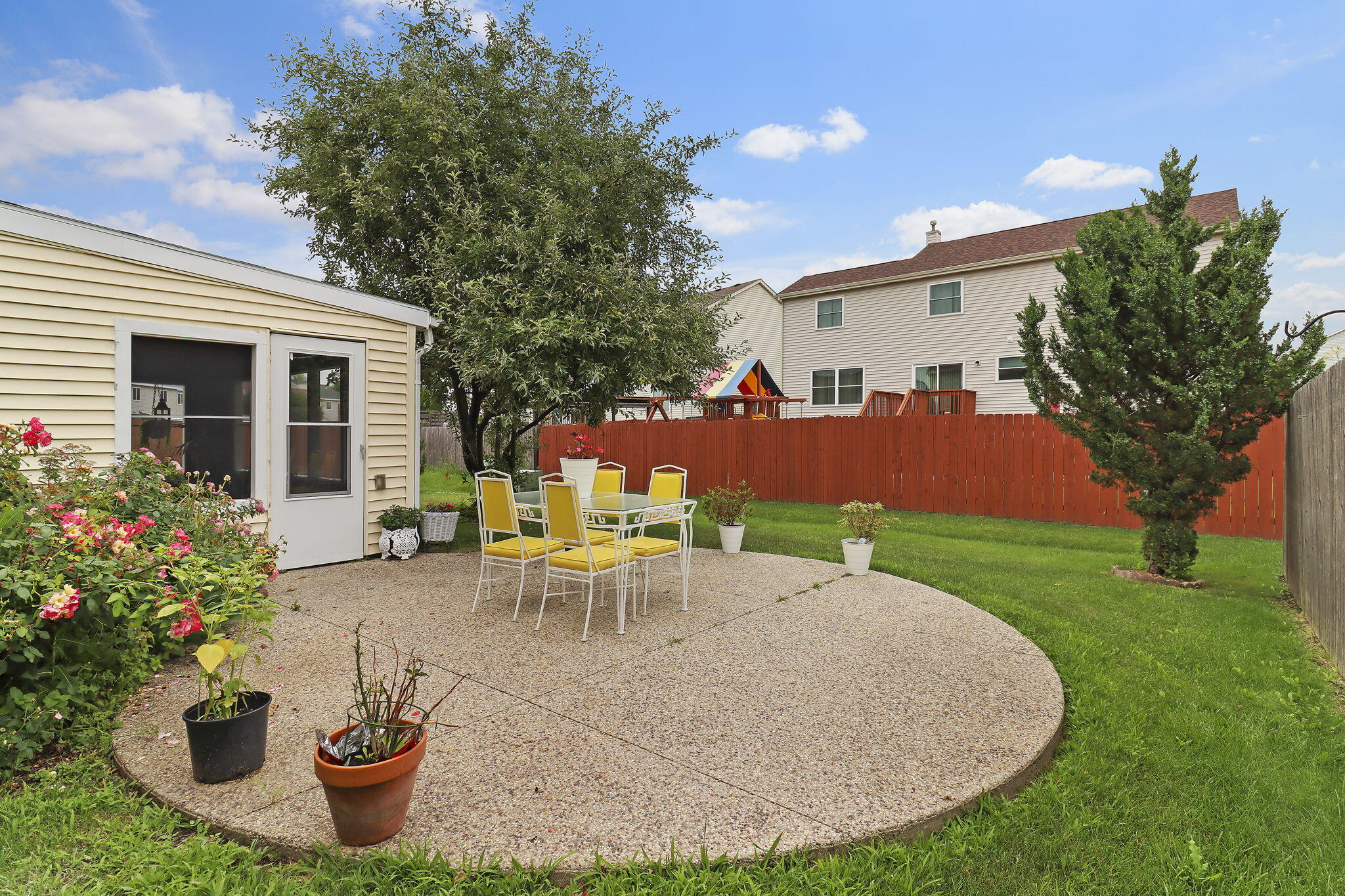 Kenosha, Wisconsin 53142, United States, 4 Bedrooms Bedrooms, ,5 BathroomsBathrooms,Residential,Active,171020