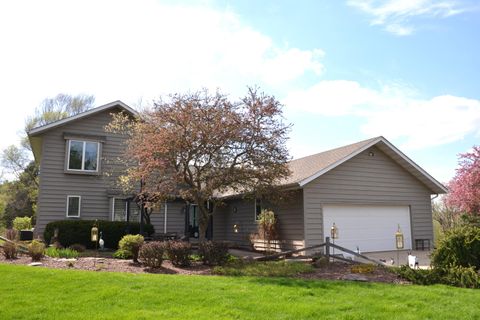 Photo of S79W29037 Frog Alley Rd, Mukwonago, WI 53149 (MLS # 1960612)