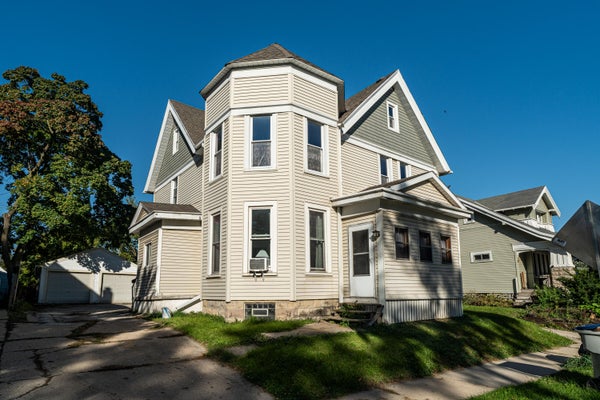 317 N HAWLEY RD, MILWAUKEE, WI 53213 - Image f410ebffacb2d0d69da8ece7899cdcfe/3368305468