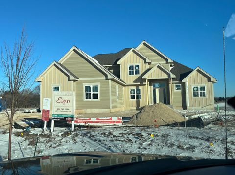 Photo of 9951 N Cygnet Ct, Mequon, WI 53097 (MLS # 1949782)