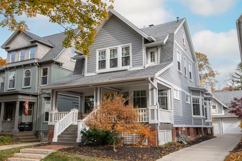 Photo of 3234 N Shepard Ave, Milwaukee, WI 53211 (MLS # 1942708)