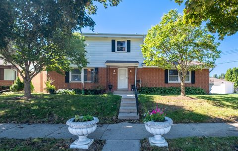 Photo of 4667 N 86th St, Milwaukee, WI 53225 (MLS # 1938318)