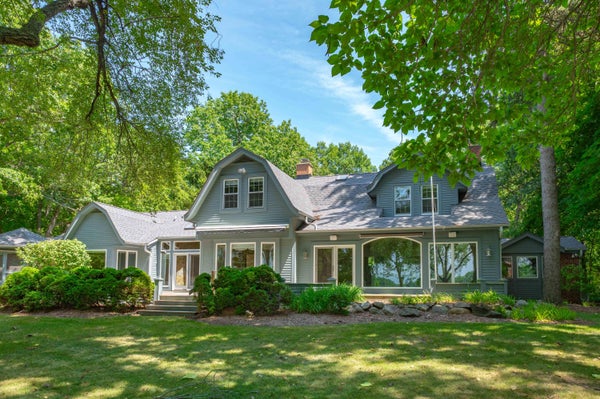 1031 N GENESEE WOODS DR, SUMMIT, WI 53066 - Image f457652b27d35a7647c14e7a2f86ec0d/1554845671