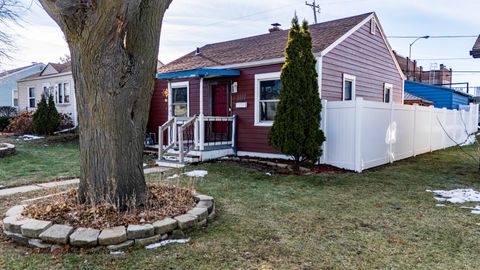 Photo of 3359 S 20th St, Milwaukee, WI 53215 (MLS # 1945817)