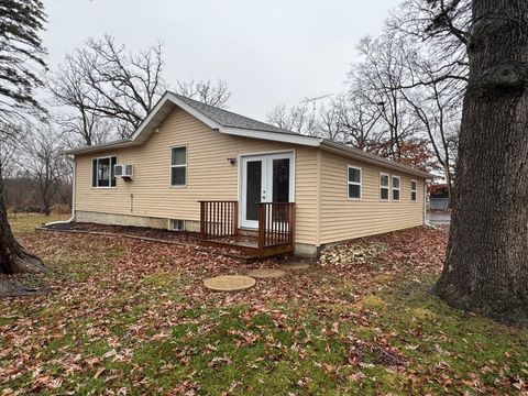 Photo of 1123 River Dr, Lyons, WI 53105 (MLS # 1945959)
