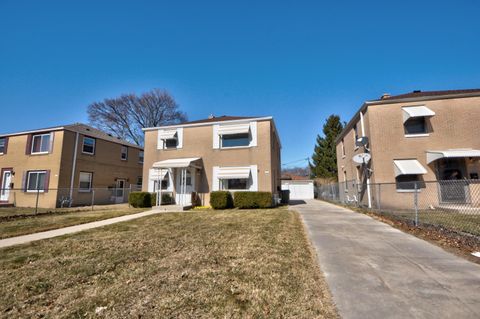 Photo of 1230 E Howard Ave, Milwaukee, WI 53207 (MLS # 1953469)