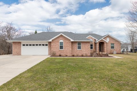 Photo of 10655 33rd Ave, Pleasant Prairie, WI 53158 (MLS # 1955680)