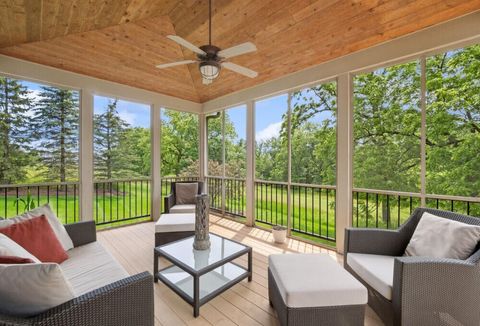 Photo of 572 Trevino Dr, Lake Geneva, WI 53147 (MLS # 1951322)