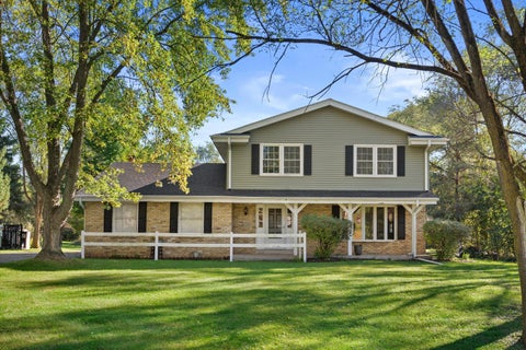 Photo of W328S7882 Glen Way, Mukwonago, WI 53149 (MLS # 1985594)