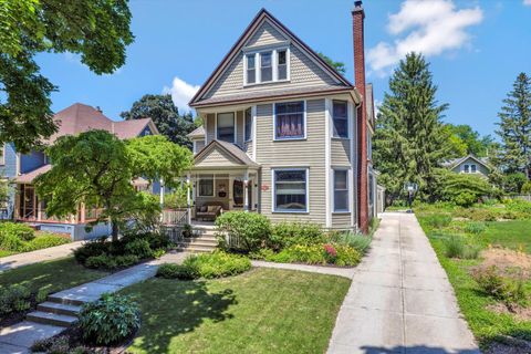 Photo of 8100 W Chestnut St, Wauwatosa, WI 53213 (MLS # 1952502)