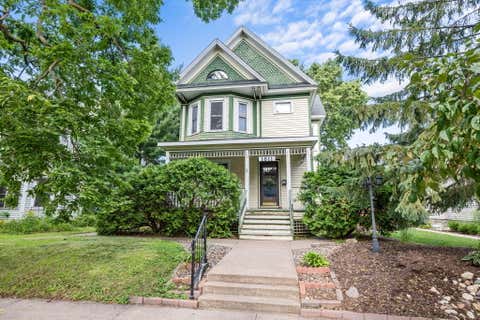 Photo of 1611 Wood St, La Crosse, WI 54603 (MLS # 1973443)
