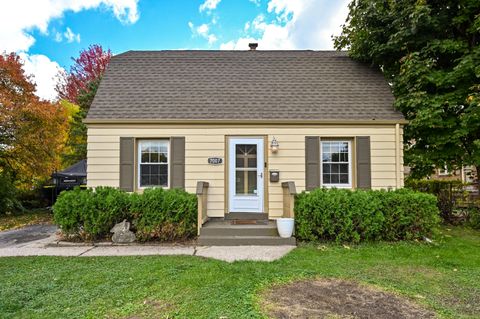 Photo of 7007 W Beloit Rd, West Allis, WI 53219 (MLS # 1940283) Photo of 7007 W Beloit Rd, West Allis, WI 53219 (MLS # 1940283)