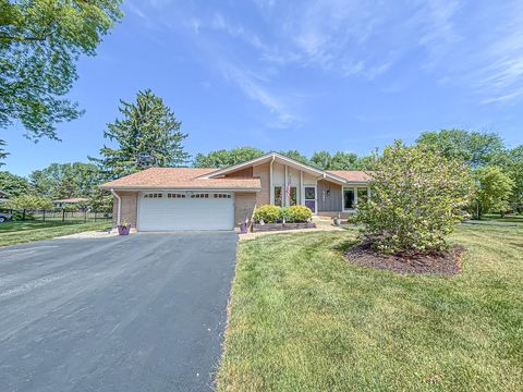 Photo of 21660 Mayrose Blvd, Brookfield, WI 53045 (MLS # 1964381)