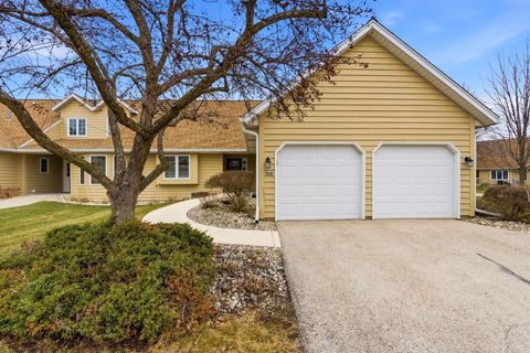Photo of 936 Spyglass Hl, Waterford, WI 53185 (MLS # 1953560)