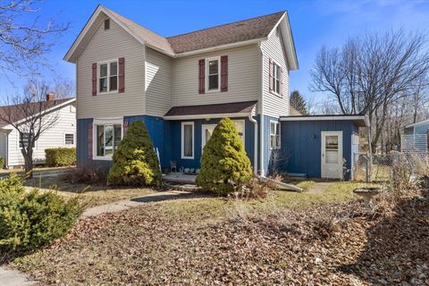 Photo of 546 Sumner St, Genoa City, WI 53128 (MLS # 1956021)