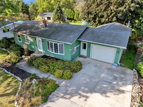 Photo of 1436 W Washington Ave, Cleveland, WI 53015 (MLS # 1946064)