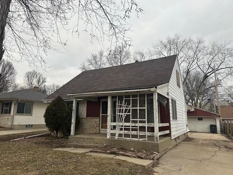Photo of 222 N 111th St, Wauwatosa, WI 53226 (MLS # 1952674)