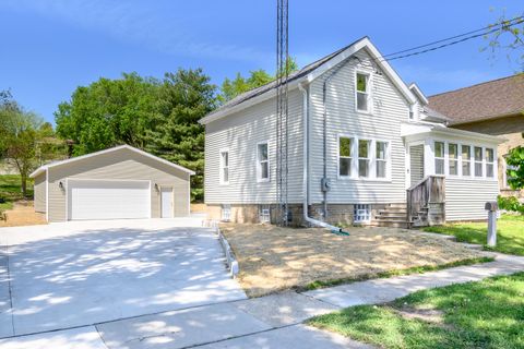 Photo of 223 E Woolcock St, Jefferson, WI 53549 (MLS # 1963507)