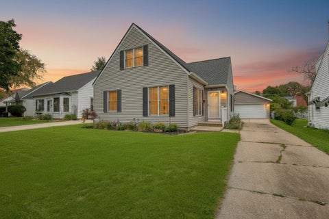 Photo of 8164 W Dixon St, Milwaukee, WI 53214 (MLS # 1978834)