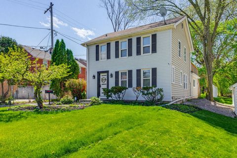 Photo of 1219 N 85th St, Wauwatosa, WI 53226 (MLS # 1957879)