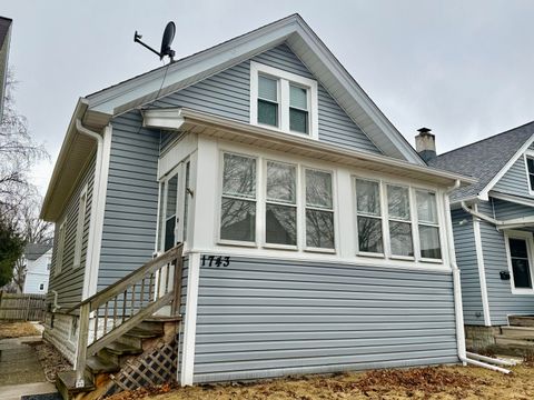 1743 S 63rd St, West Allis, WI 53214 - #: 1909208