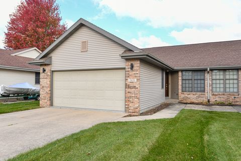 Photo of 2821 Carrousel Ln, Janesville, WI 53545 (MLS # 1941188)