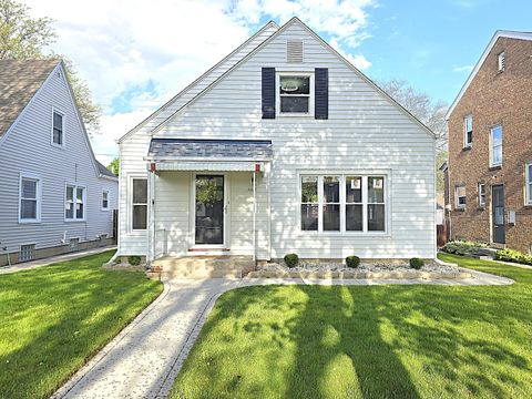 Photo of 3018 N 77th St, Milwaukee, WI 53222 (MLS # 1962539)