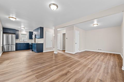 Photo of 841 N 54th St, Milwaukee, WI 53208 (MLS # 1942155)