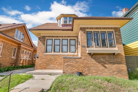Photo of 1306 W Keefe Ave, Milwaukee, WI 53206 (MLS # 1979608)